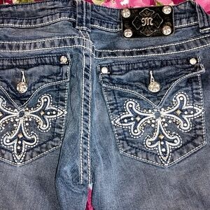 Miss Me Vintage Blue Jeans with White Embroidery Size 28 Reinforced Pockets